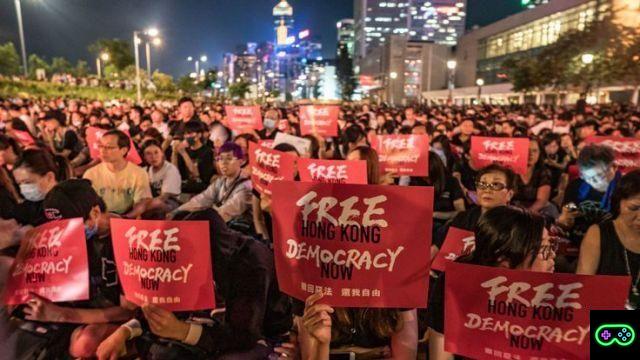 Hong Kong : l'émeute selon Riot et la tempête chez Blizzard - les faits en bref